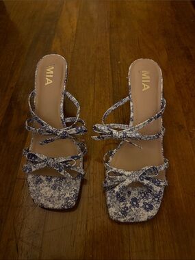 MIA Floral Blue Strappy Bow Slide Heels